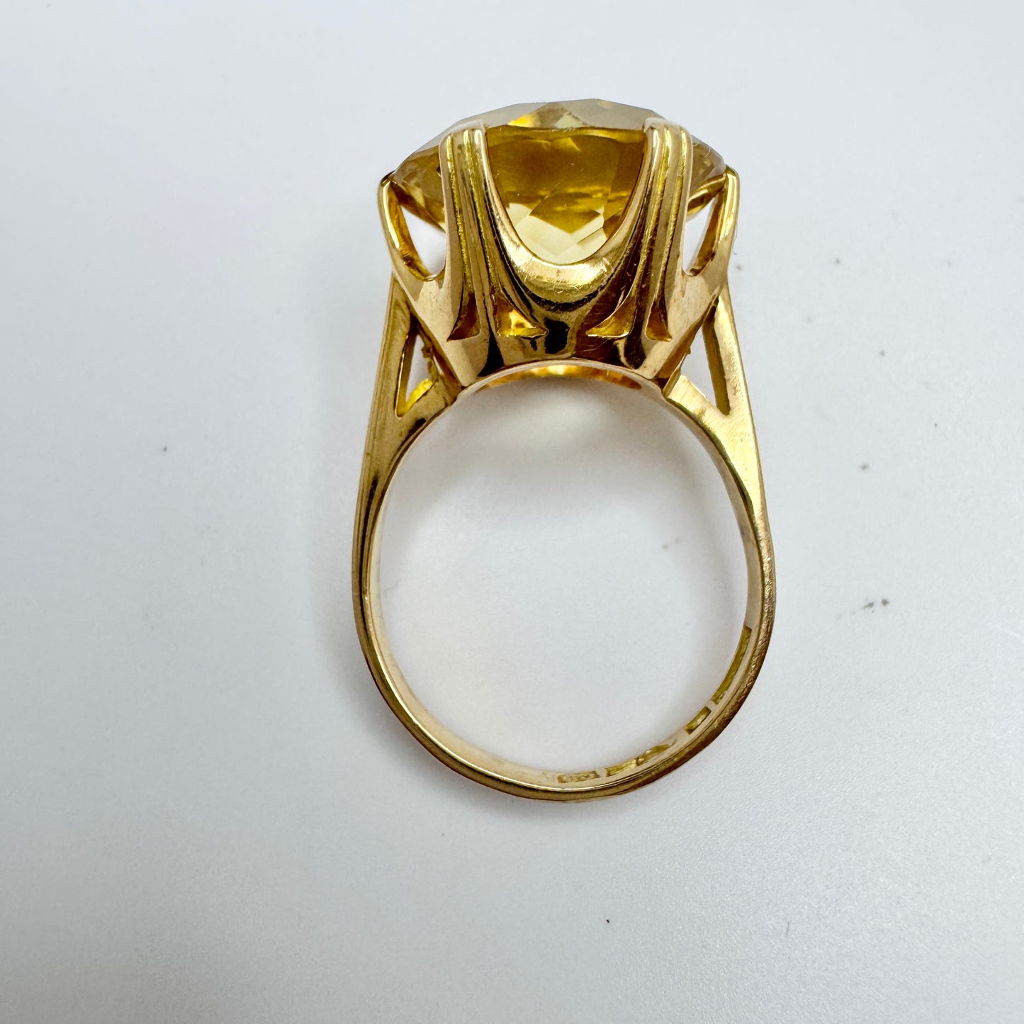 Markström, Sweden 1966. Vintage 18k Gold Citrine Cocktail Ring
