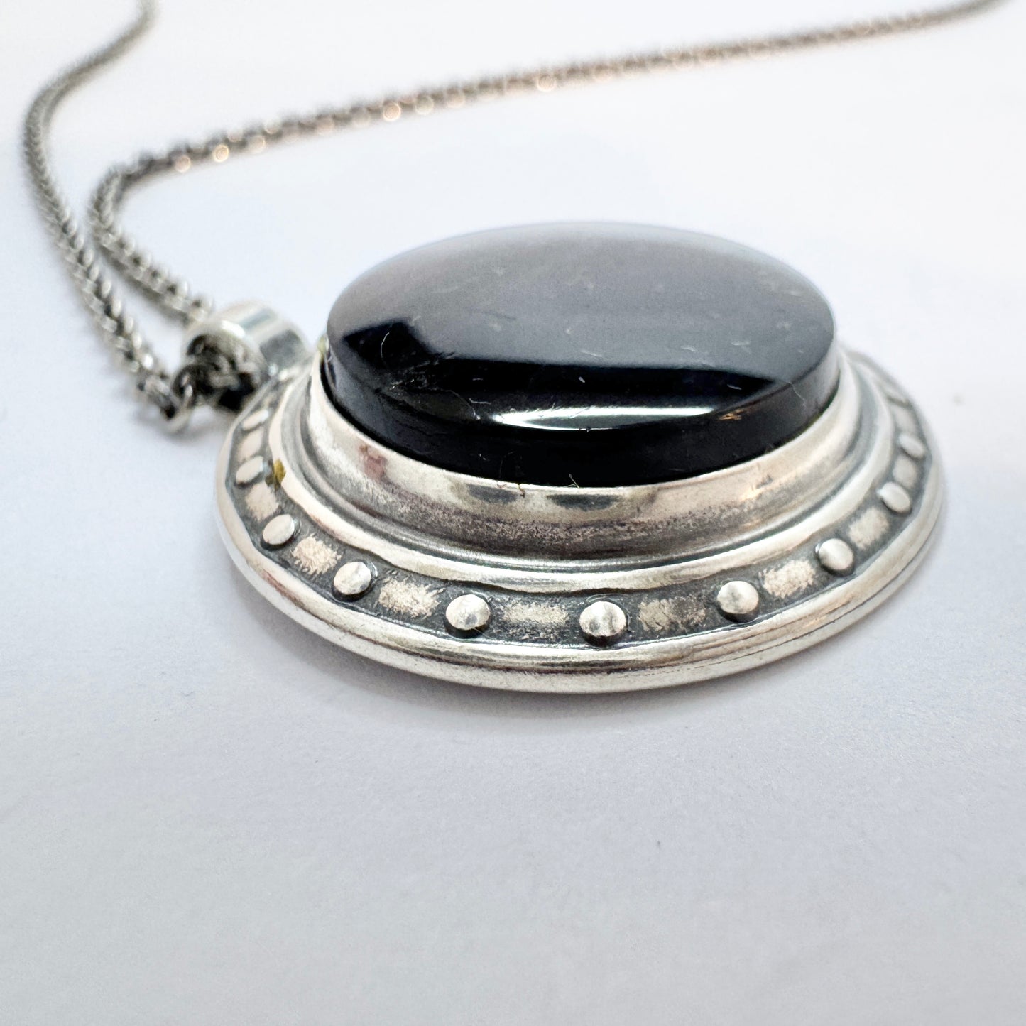 Kalevala Koru, Finland Vintage Sterling Silver Spectrolite Pendant Necklace.