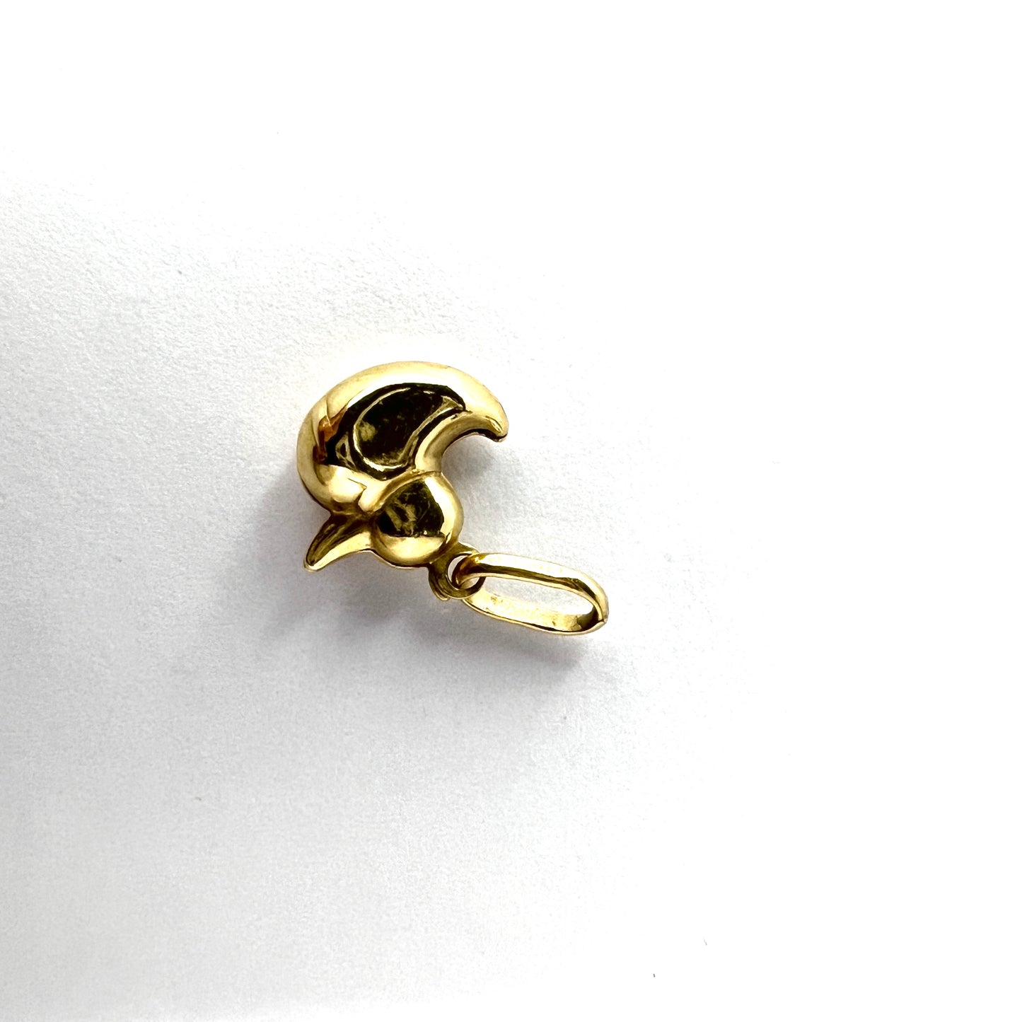 Uno A Erre, Italy. Vintage 18k Gold Enamel Duck Charm