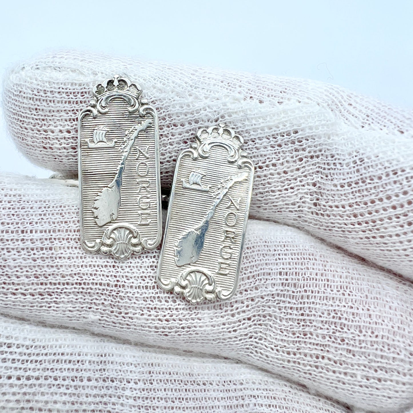 Saethers Gull og Solvvarefabrikk, Norway, Vintage 1950-60s Solid Silver "Norge" Cufflinks.