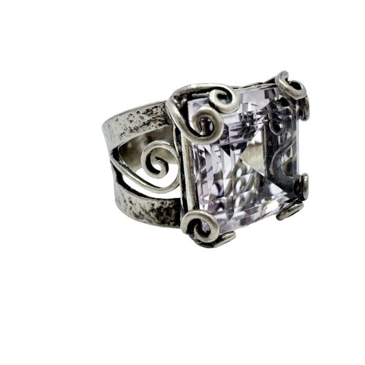 PZ, Israel. Vintage Sterling Silver Pale Amethyst Ring.