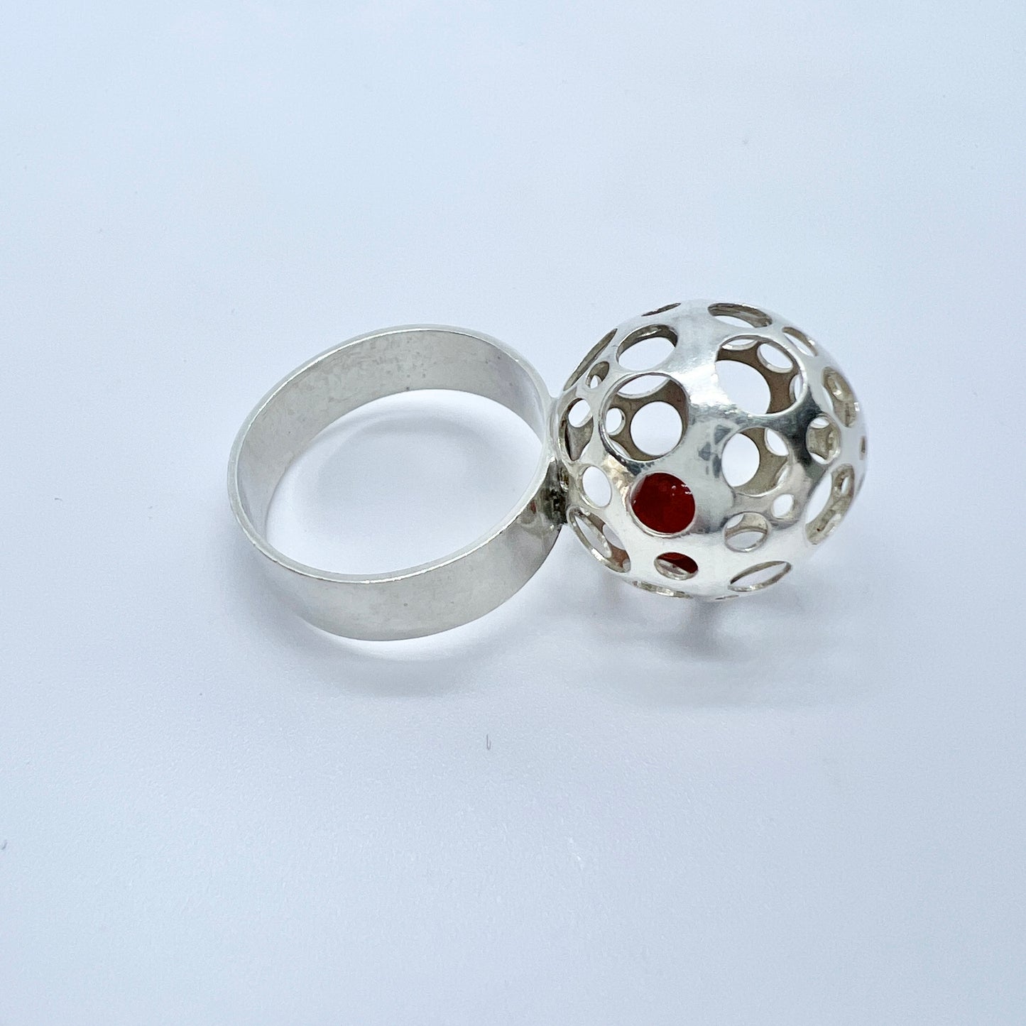 Liisa Vitali for N Westerback, Finland 1973 Vintage Sterling Silver Trapped Carnelian Sphere Ring