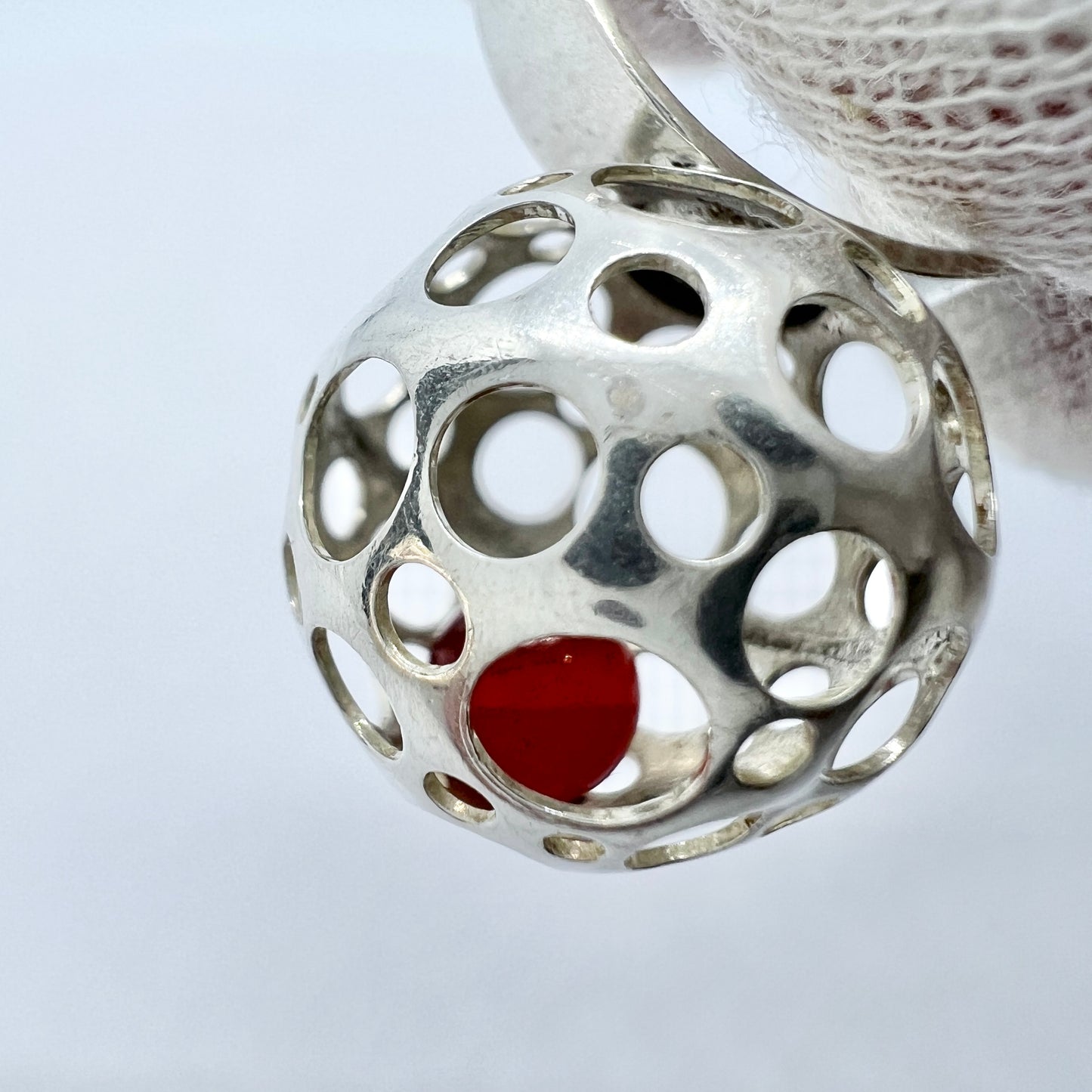 Liisa Vitali for N Westerback, Finland 1973 Vintage Sterling Silver Trapped Carnelian Sphere Ring