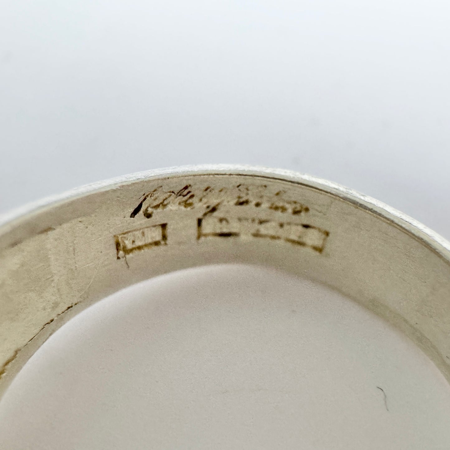 Matti J Hyvarinen, Finland 1979. Vintage Sterling Silver Ring. Signed.