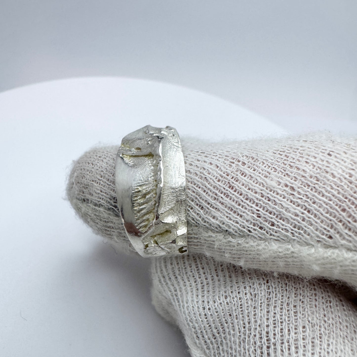 Matti J Hyvarinen, Finland 1979. Vintage Sterling Silver Ring. Signed.