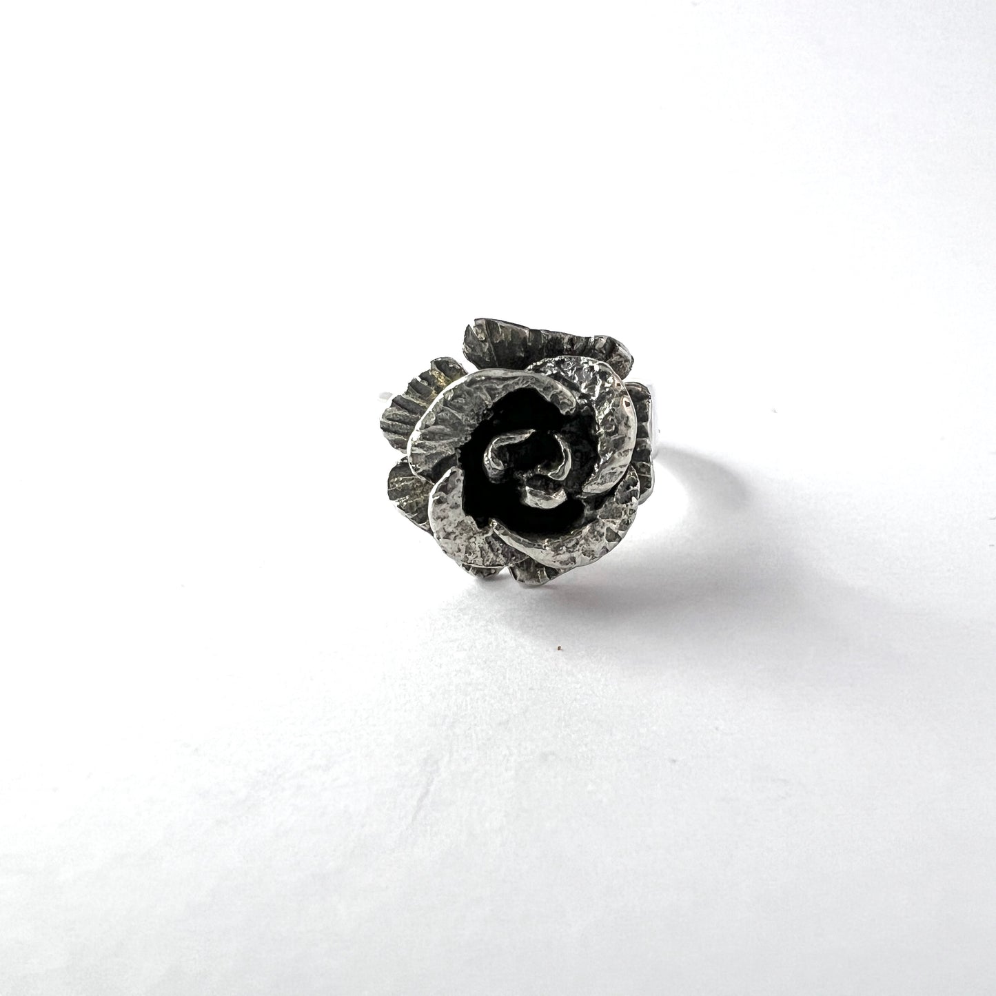 Martti Viikinniemi, Finland 1972. Vintage Solid Silver Rose Flower Ring