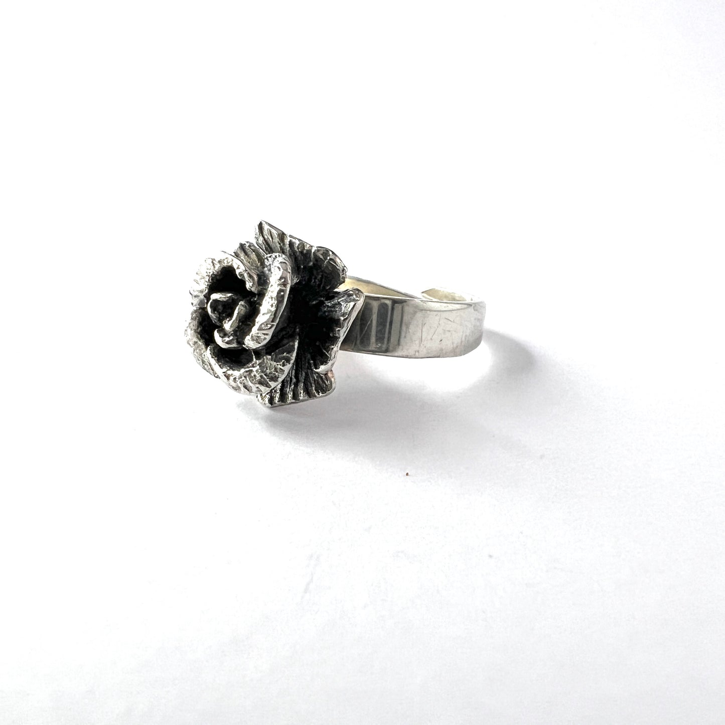 Martti Viikinniemi, Finland 1972. Vintage Solid Silver Rose Flower Ring