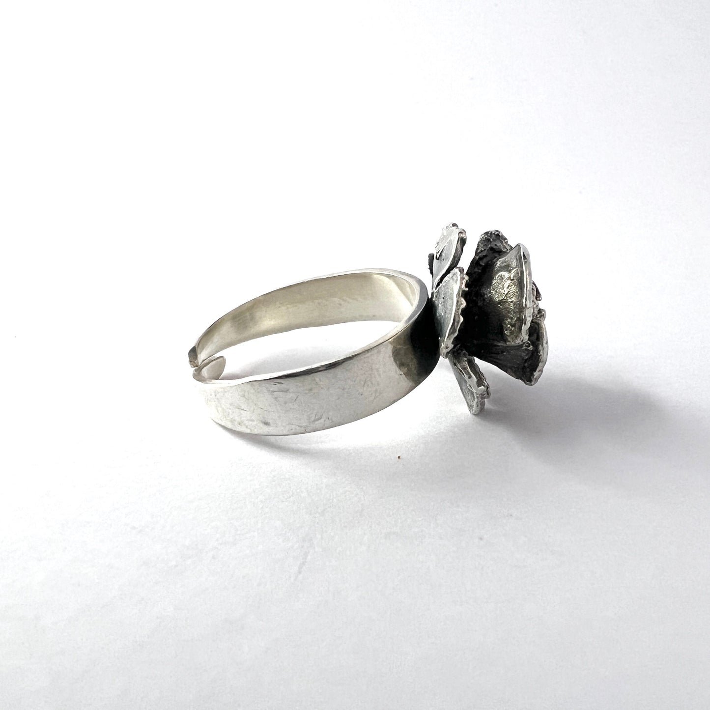 Martti Viikinniemi, Finland 1972. Vintage Solid Silver Rose Flower Ring