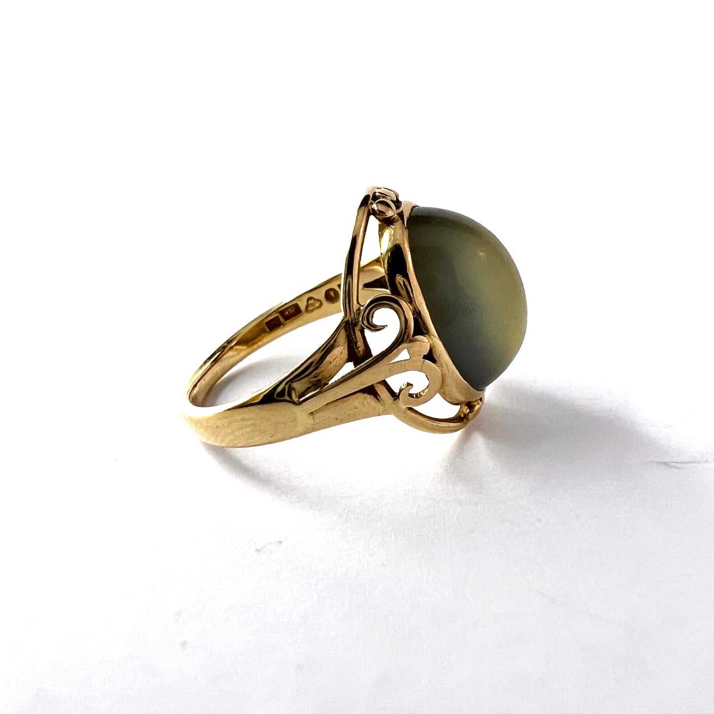 J Petterson, Sweden 1952. Vintage 18k Gold Milky Quartz Ring.