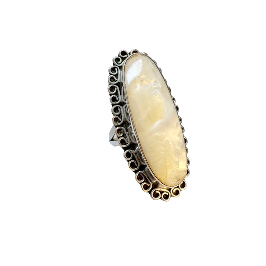 Mexico. Bold Vintage Sterling Silver Mother of Pearl Ring.