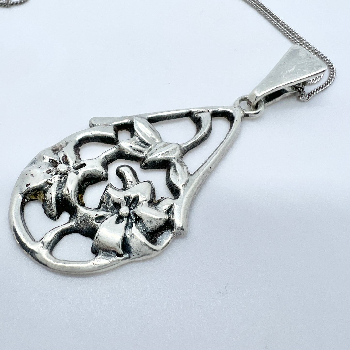 GeWe, Sweden 1946 Vintage Solid Silver Pendant + Chain