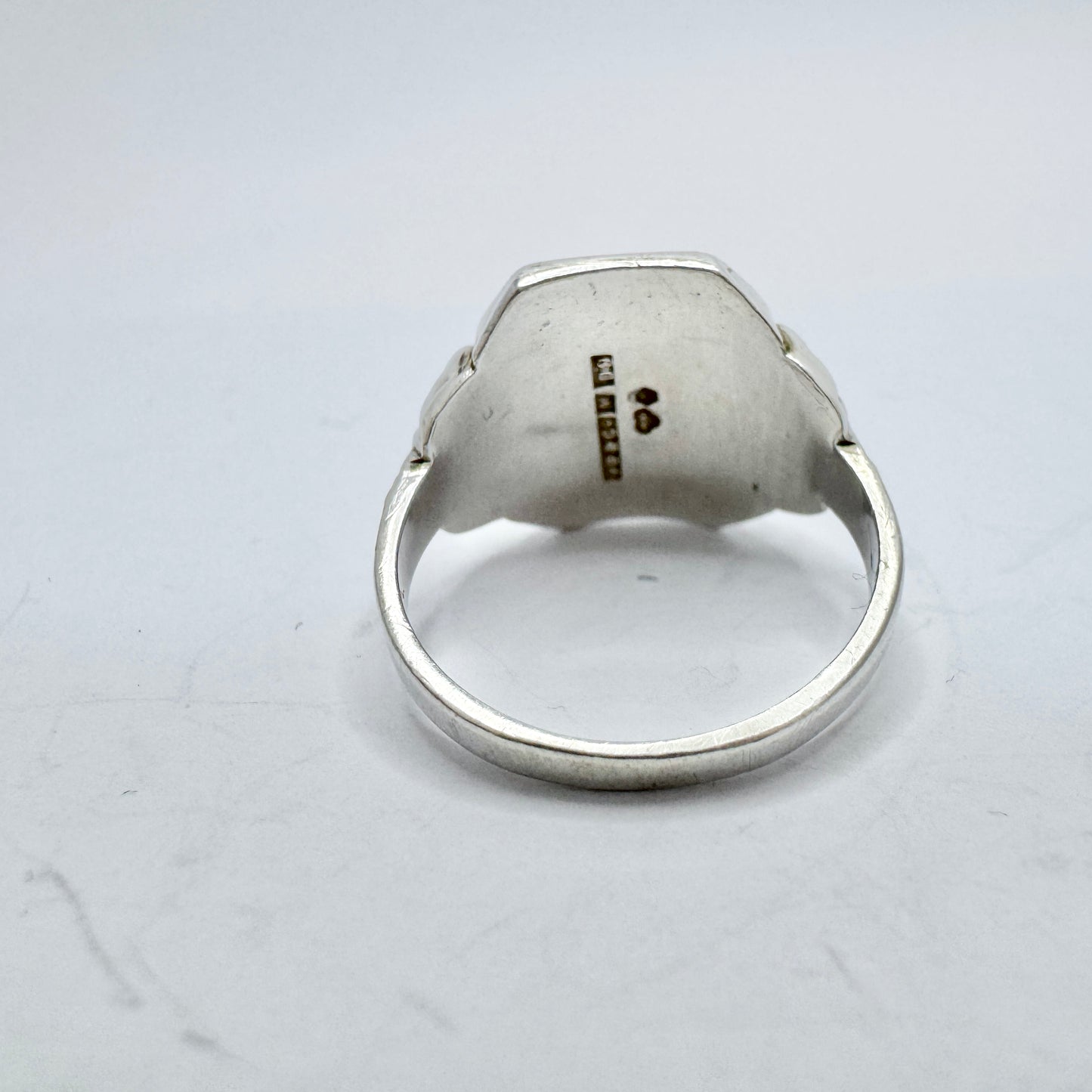 G Dahlgren, Sweden 1954. Vintage Sterling Silver Signet Unisex Ring.