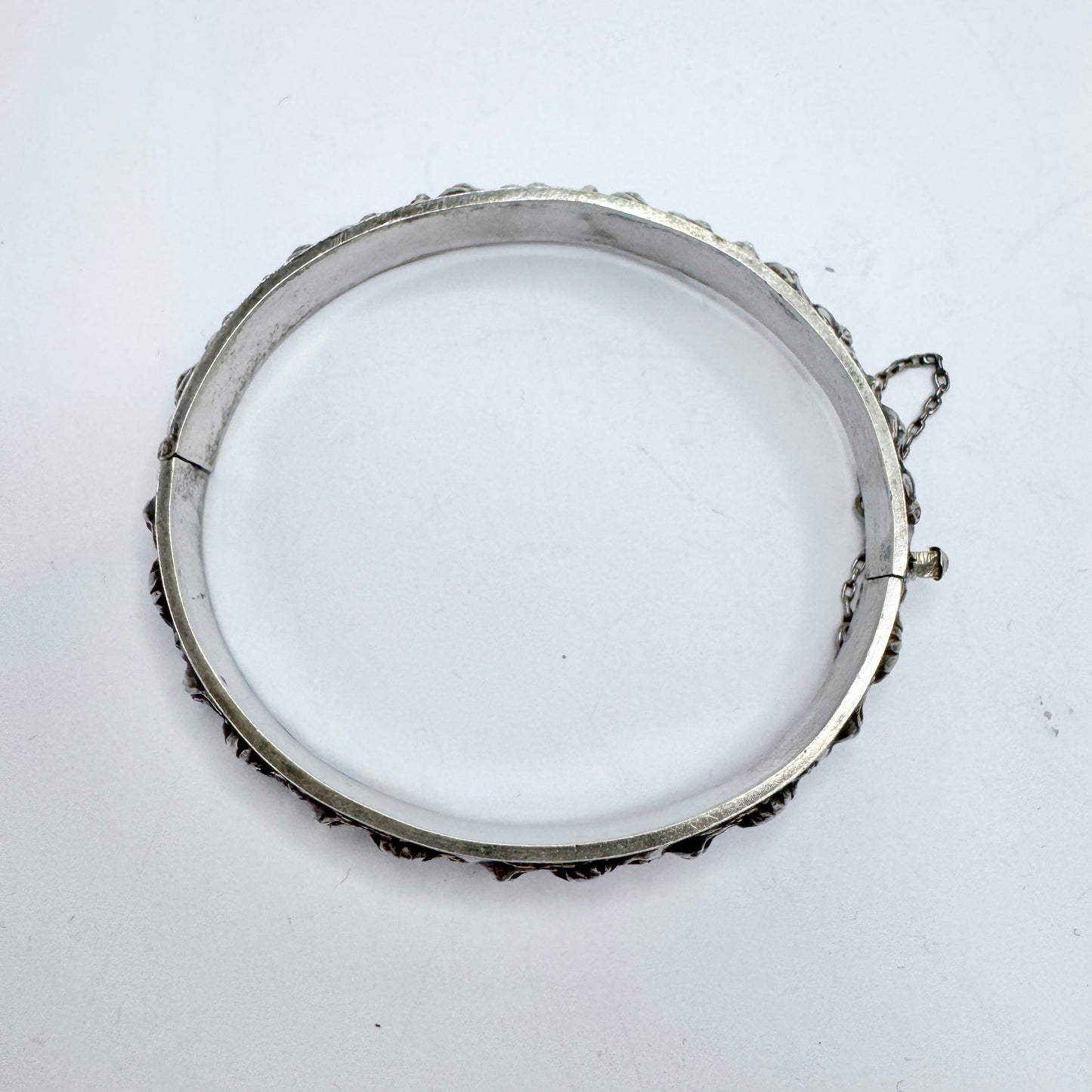 Vintage 1940s. Solid Silver Floral Hinged Bangle Bracelet. Prob Portugal