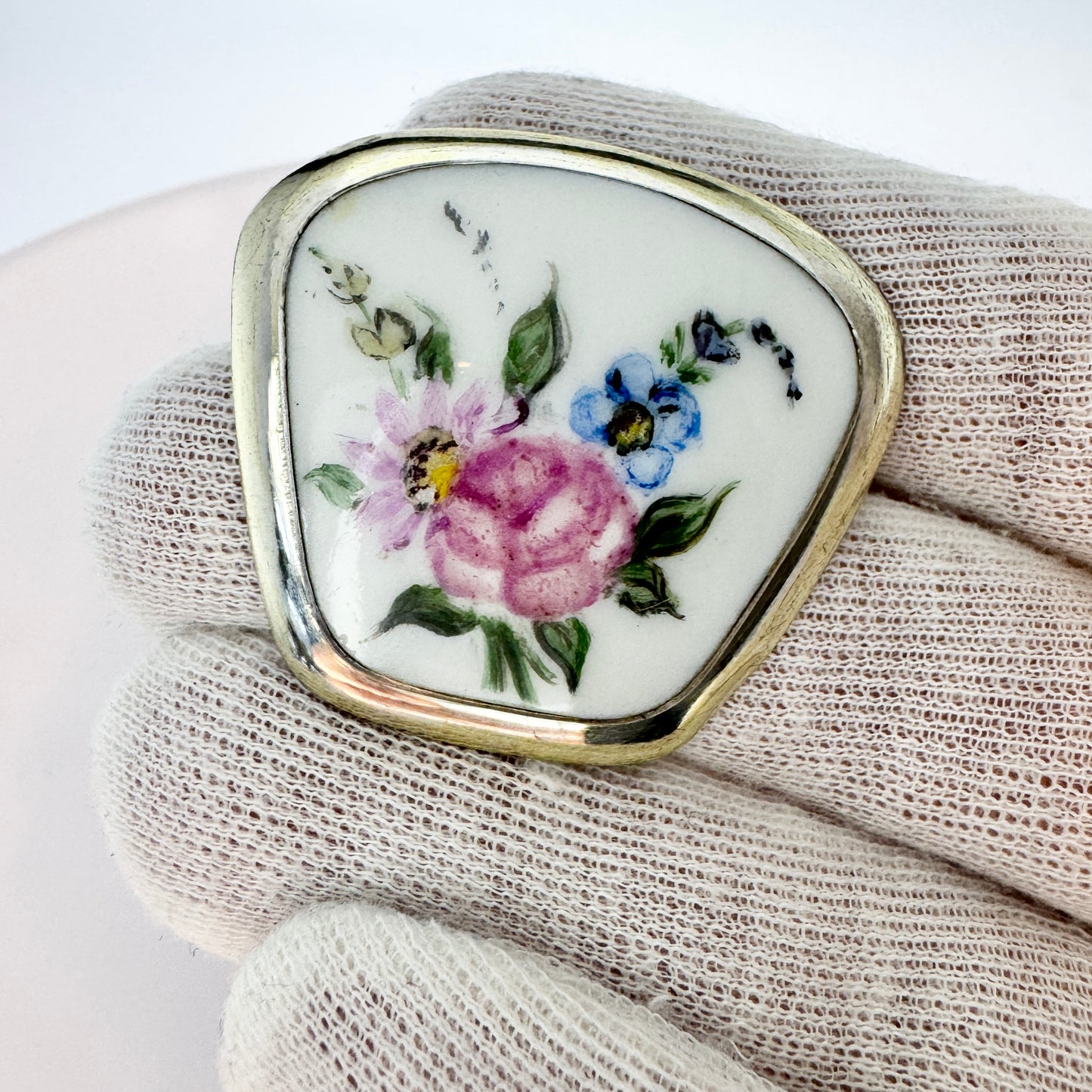 Veljekset Salonen, Finland 1957. Vintage Solid Silver Painted Porcelain Floral Brooch