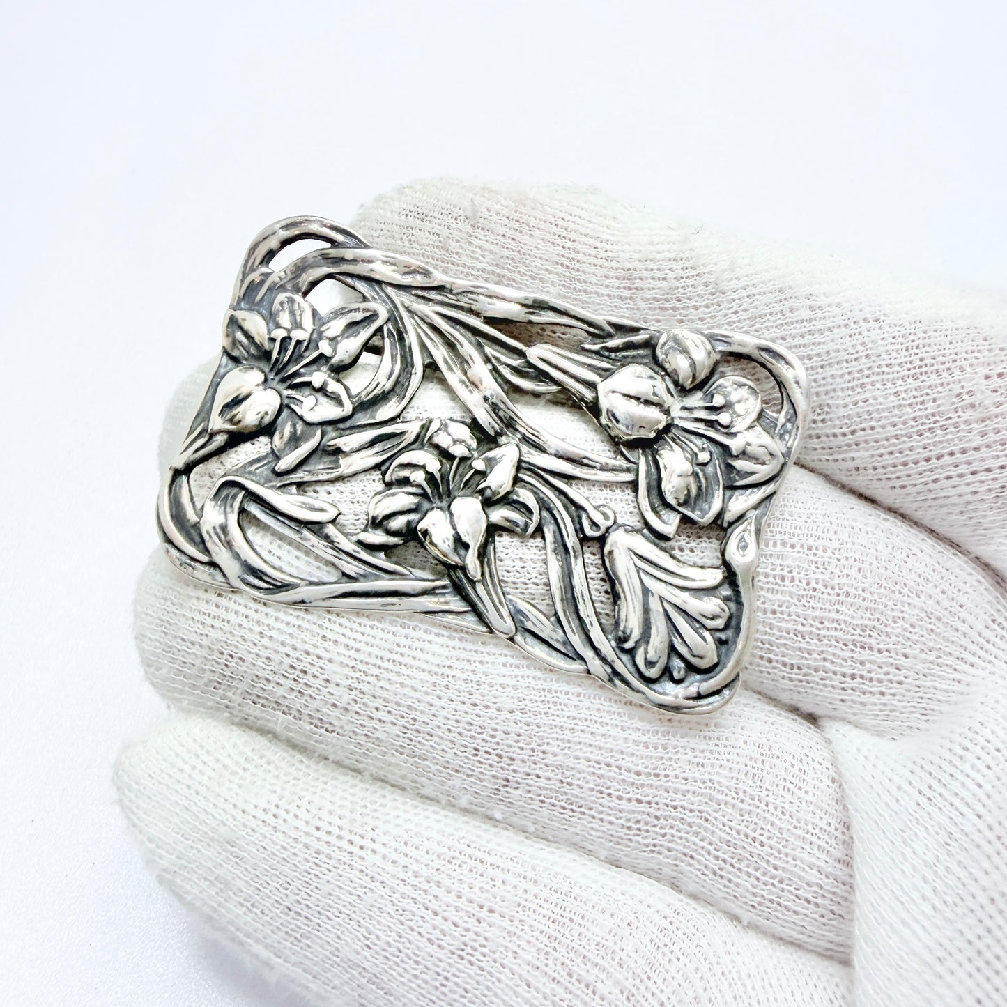 Vintage Sterling Silver Floral Brooch.