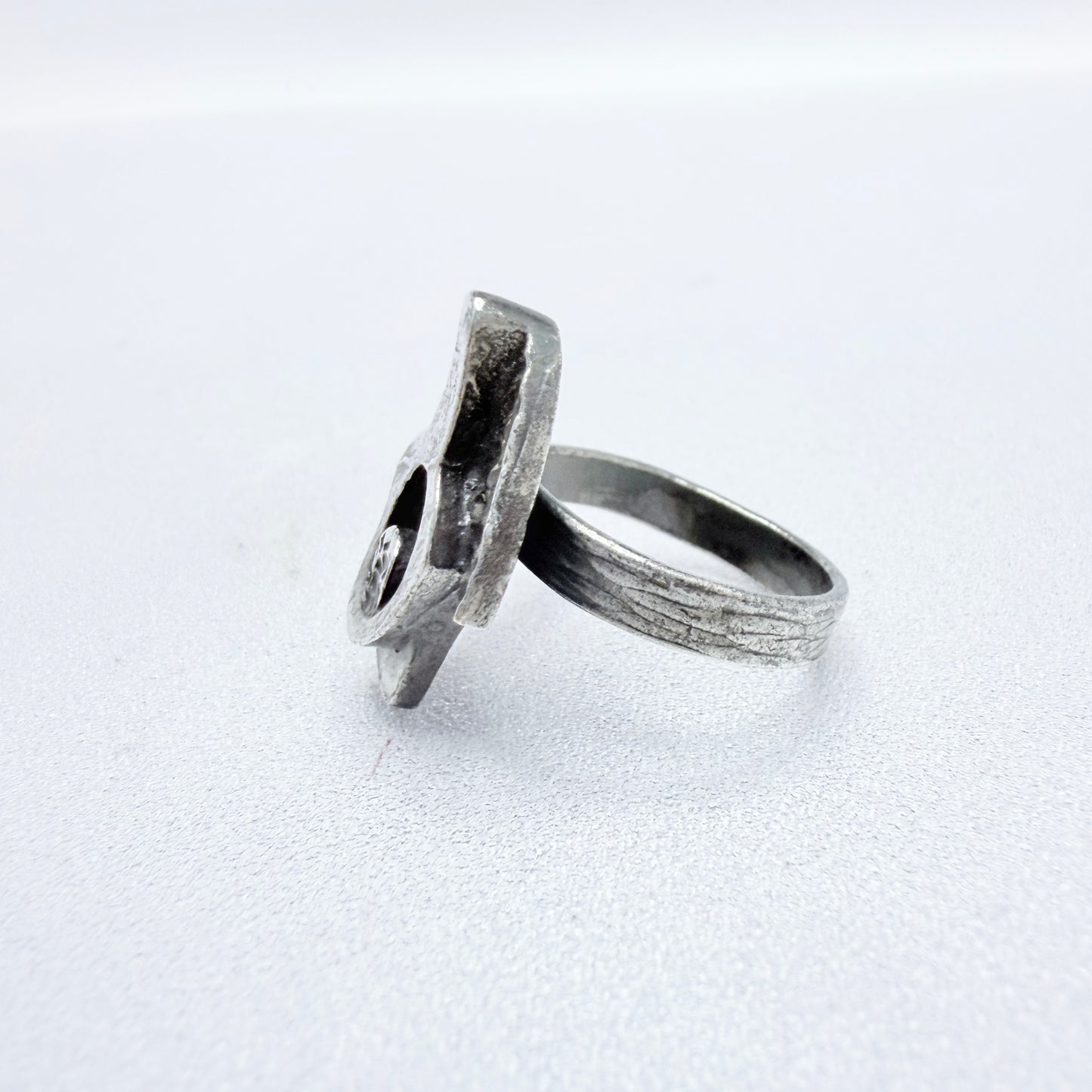 Vintage Solid Silver Modernist Ring. Prob. USA / Canada ca 1970s.