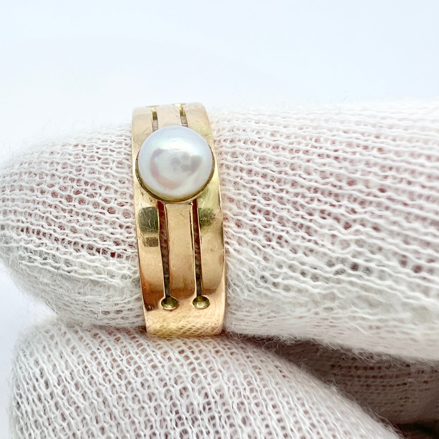 N Westerback, Finland 1965. Vintage 14k Gold Pearl Ring. Design: Aivi Gallen-Kallela (attributed)