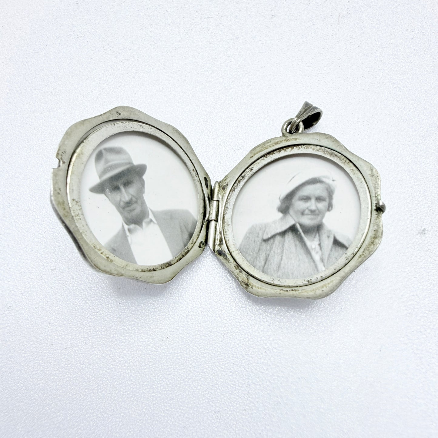 Vintage 1940s. Solid Silver Enamel Locket Pendant.