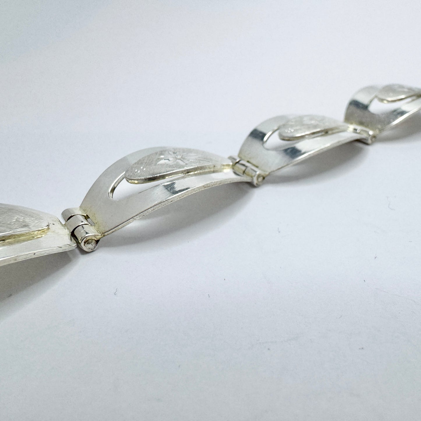 Vintage ca 1960 Solid Silver Bracelet.
