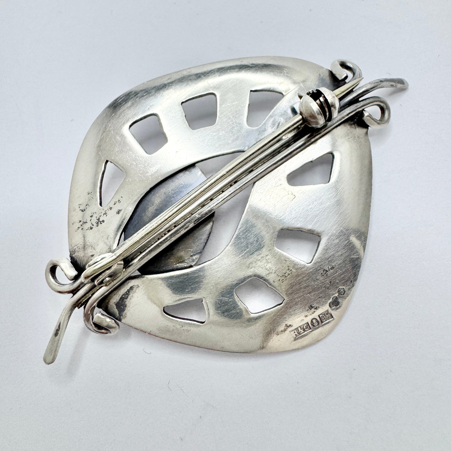 Röijersten & Cederwall, Sweden 1954. Vintage Stelring Silver Red Agate Brooch.