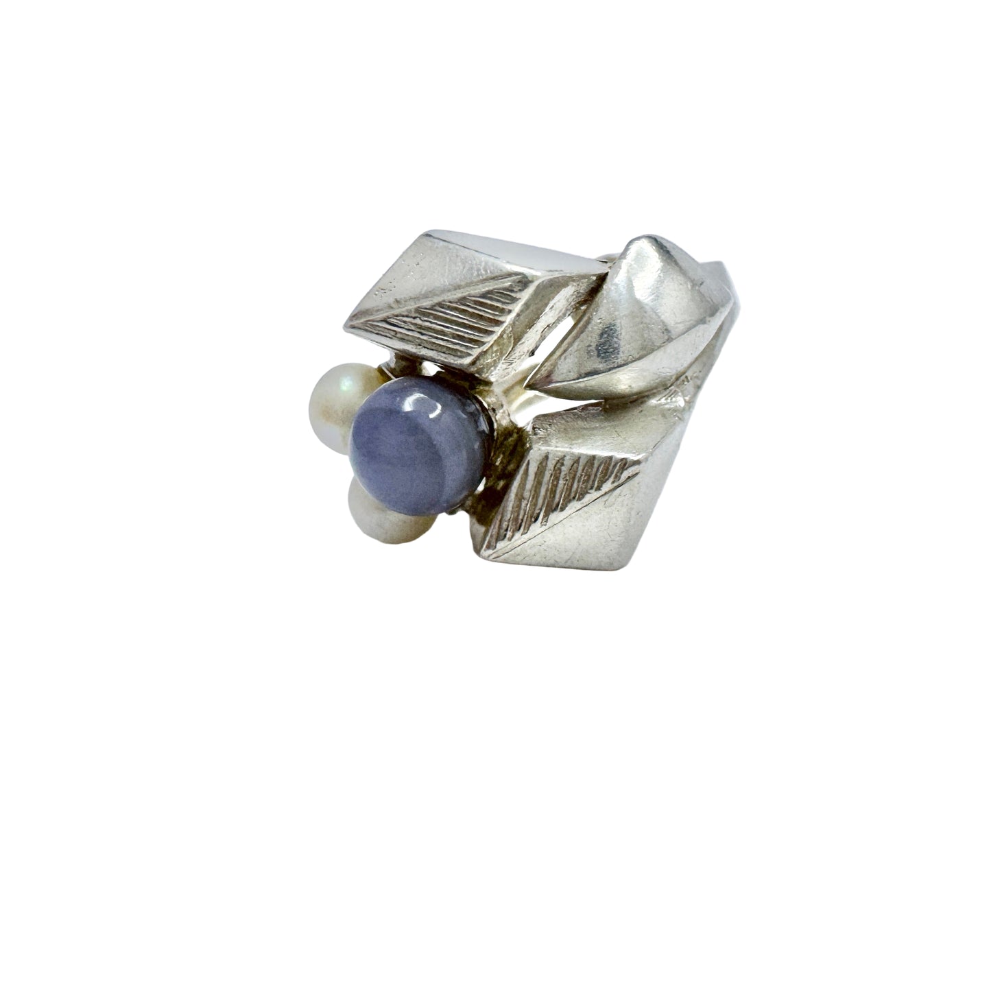 Robbert, for Nordisk Kokusai, Sweden 1975. Vintage Sterling Chalcedony Pearl Ring. Signed.