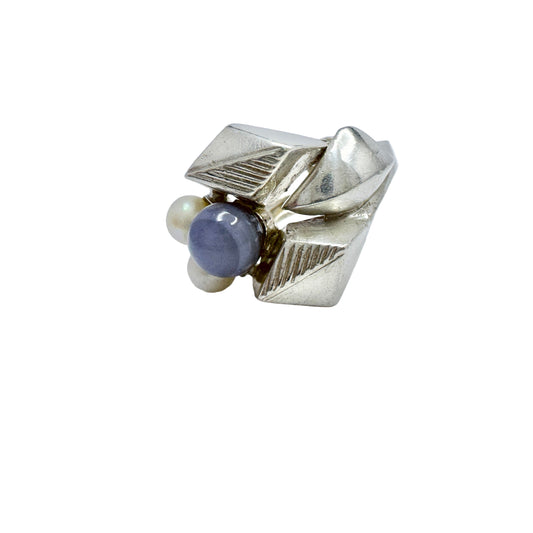 Robbert, for Nordisk Kokusai, Sweden 1975. Vintage Sterling Chalcedony Pearl Ring. Signed.