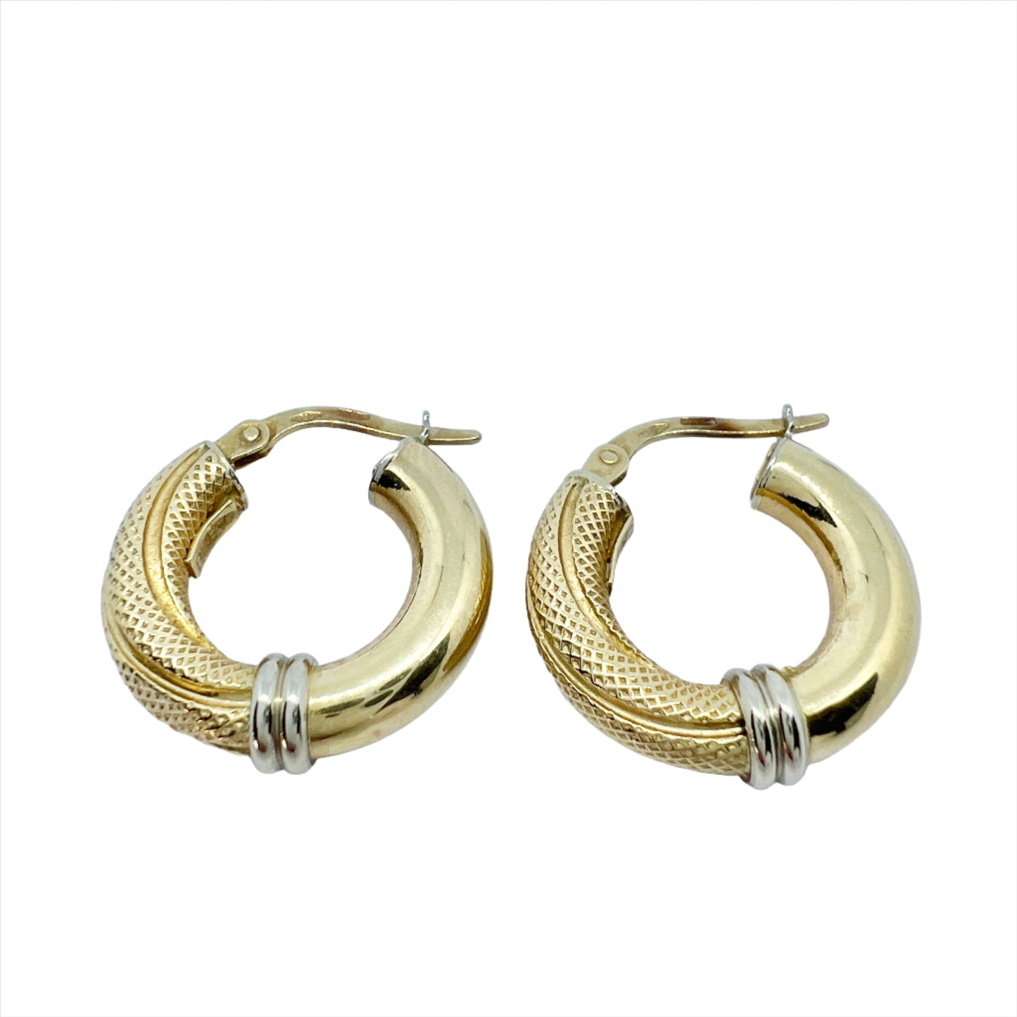 Uno A Erre, Italy. Vintage 18k Gold Earrings.