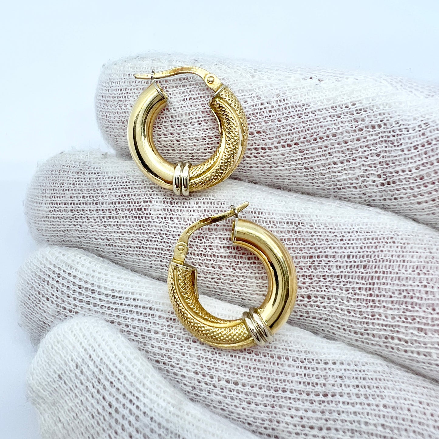 Uno A Erre, Italy. Vintage 18k Gold Earrings.