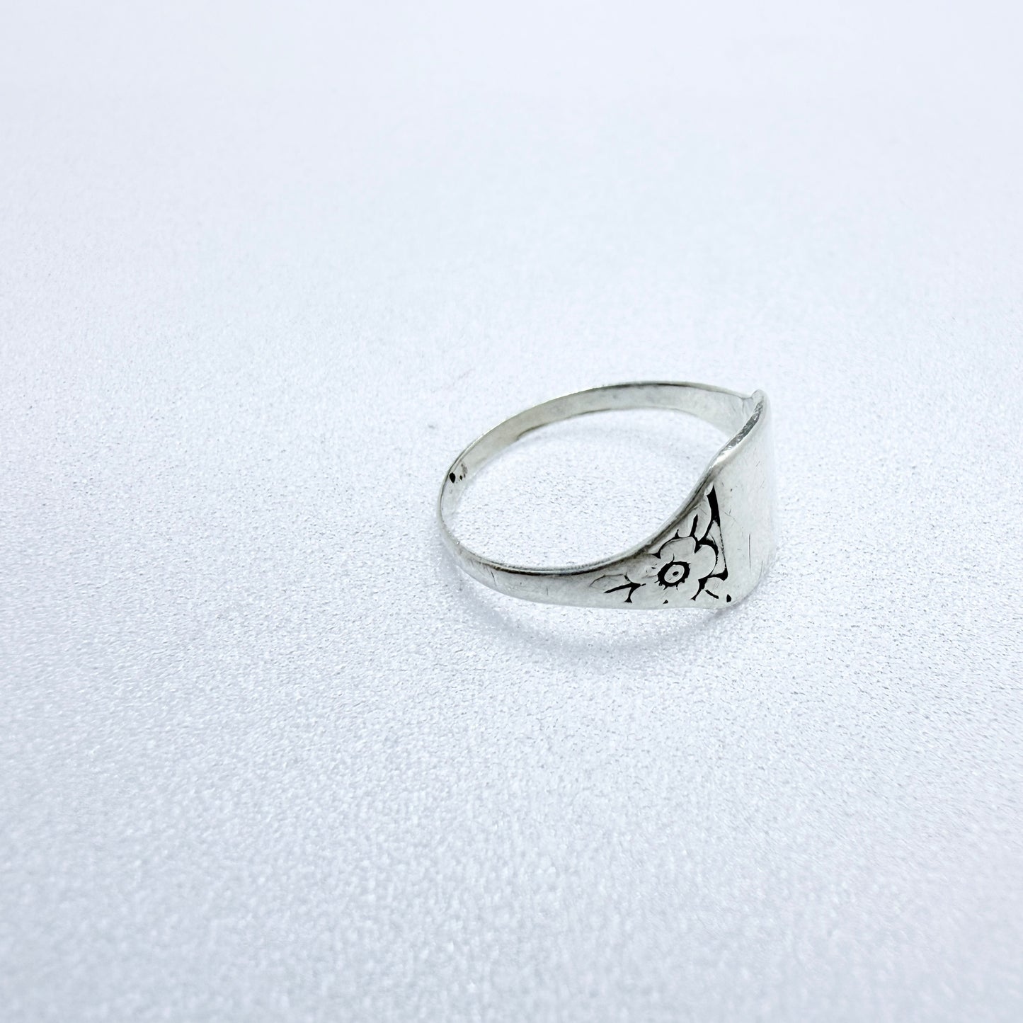 Stockholm, 1953. Vintage Sterling Silver Female Signet Flower Shoulders Ring.