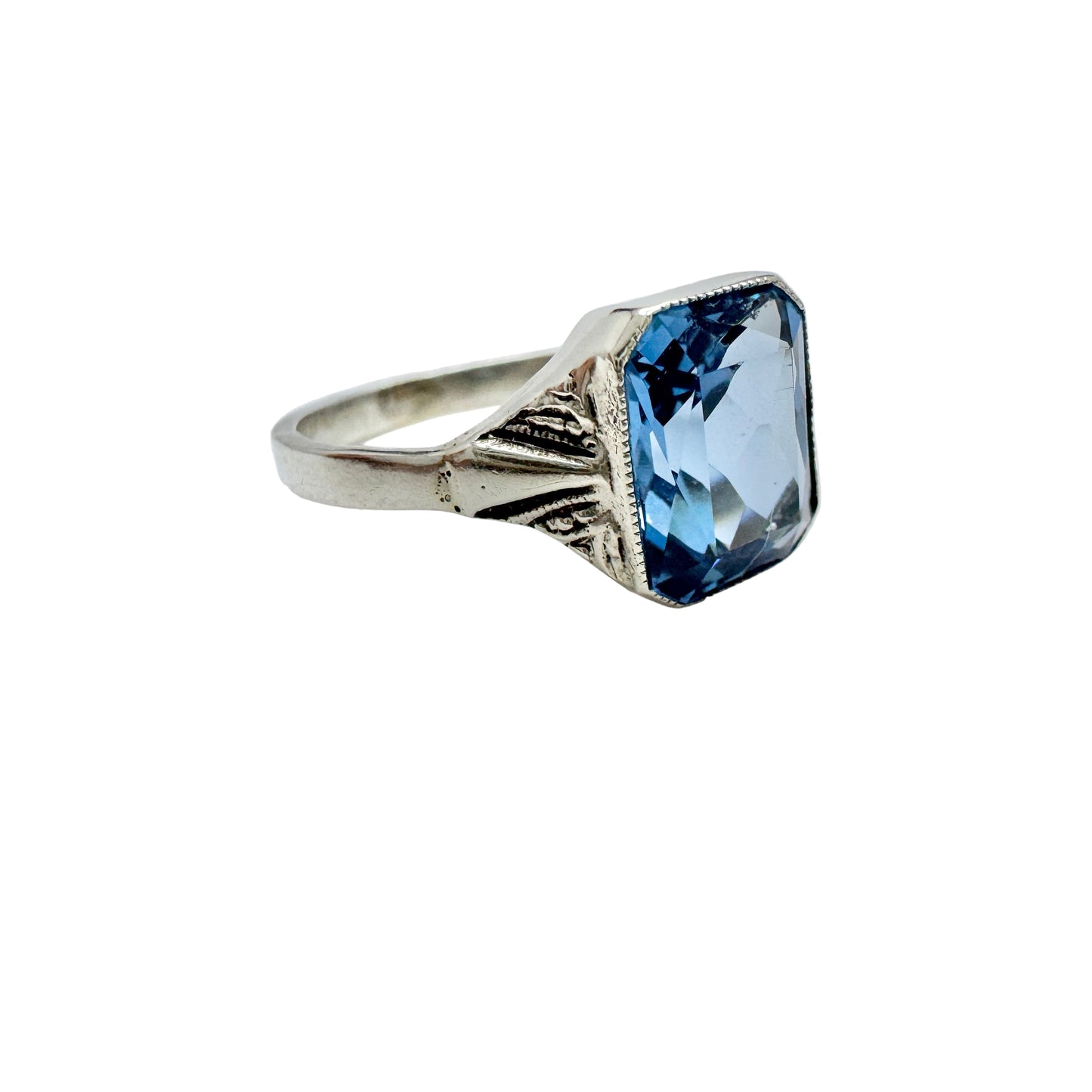 Vintage Art Deco Solid Silver Synthetic Spinel Ring.