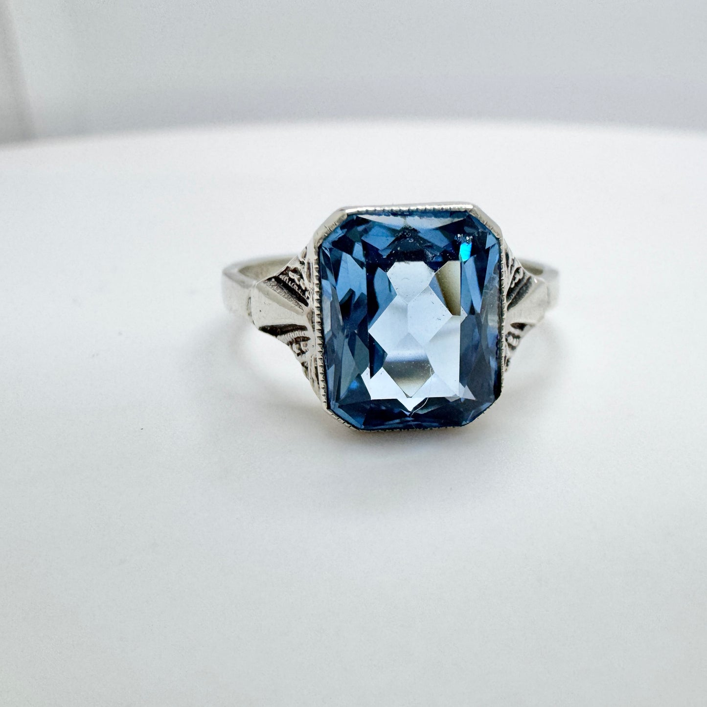 Vintage Art Deco Solid Silver Synthetic Spinel Ring.