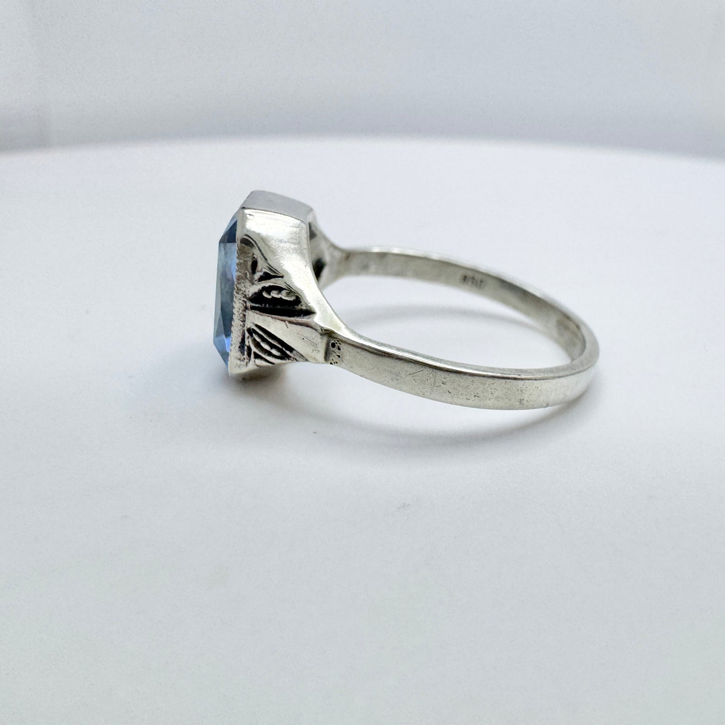 Vintage Art Deco Solid Silver Synthetic Spinel Ring.