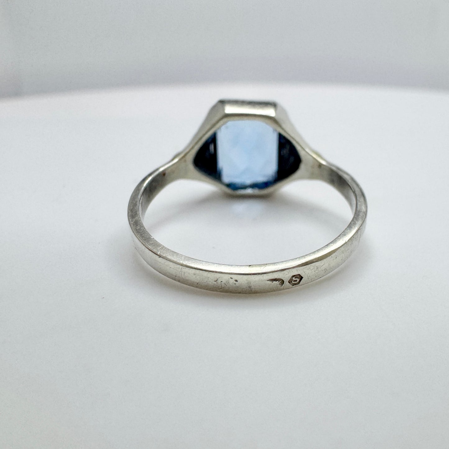 Vintage Art Deco Solid Silver Synthetic Spinel Ring.