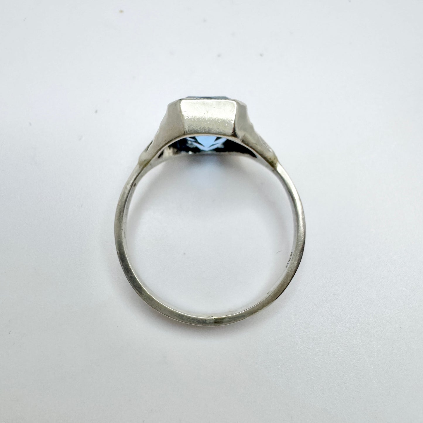 Vintage Art Deco Solid Silver Synthetic Spinel Ring.