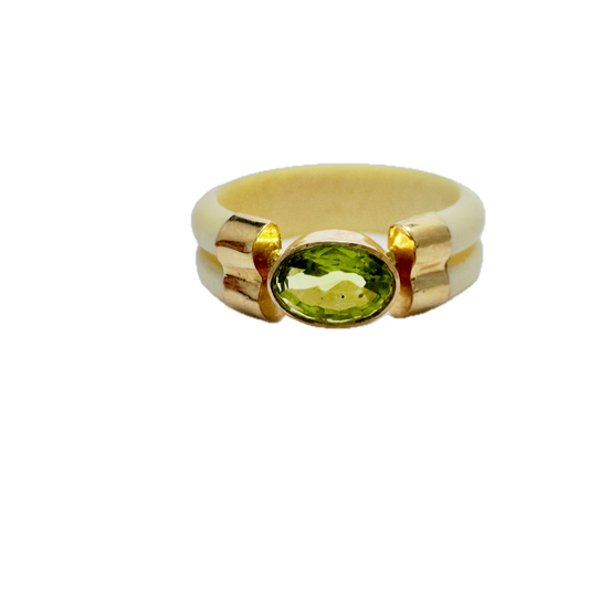 Vintage 14k Gold Peridot Ring.