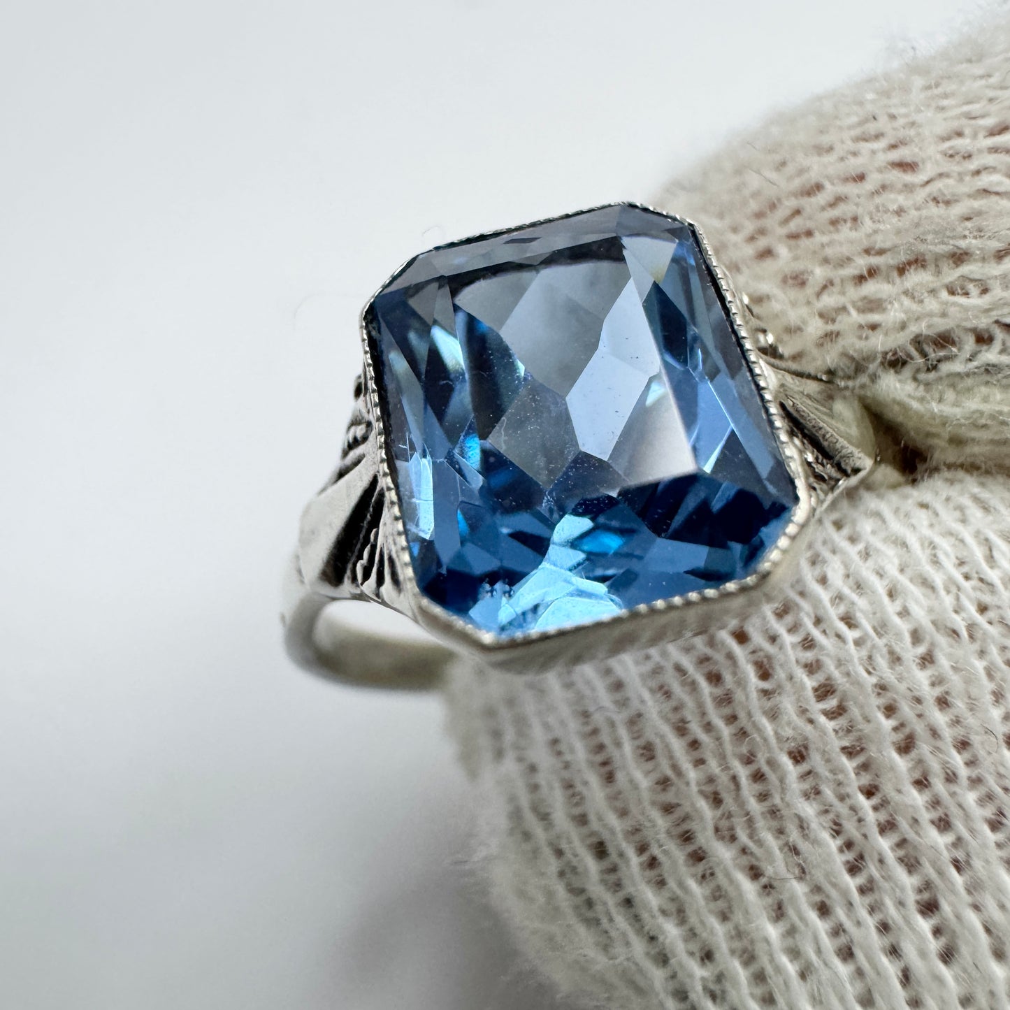 Vintage Art Deco Solid Silver Synthetic Spinel Ring.