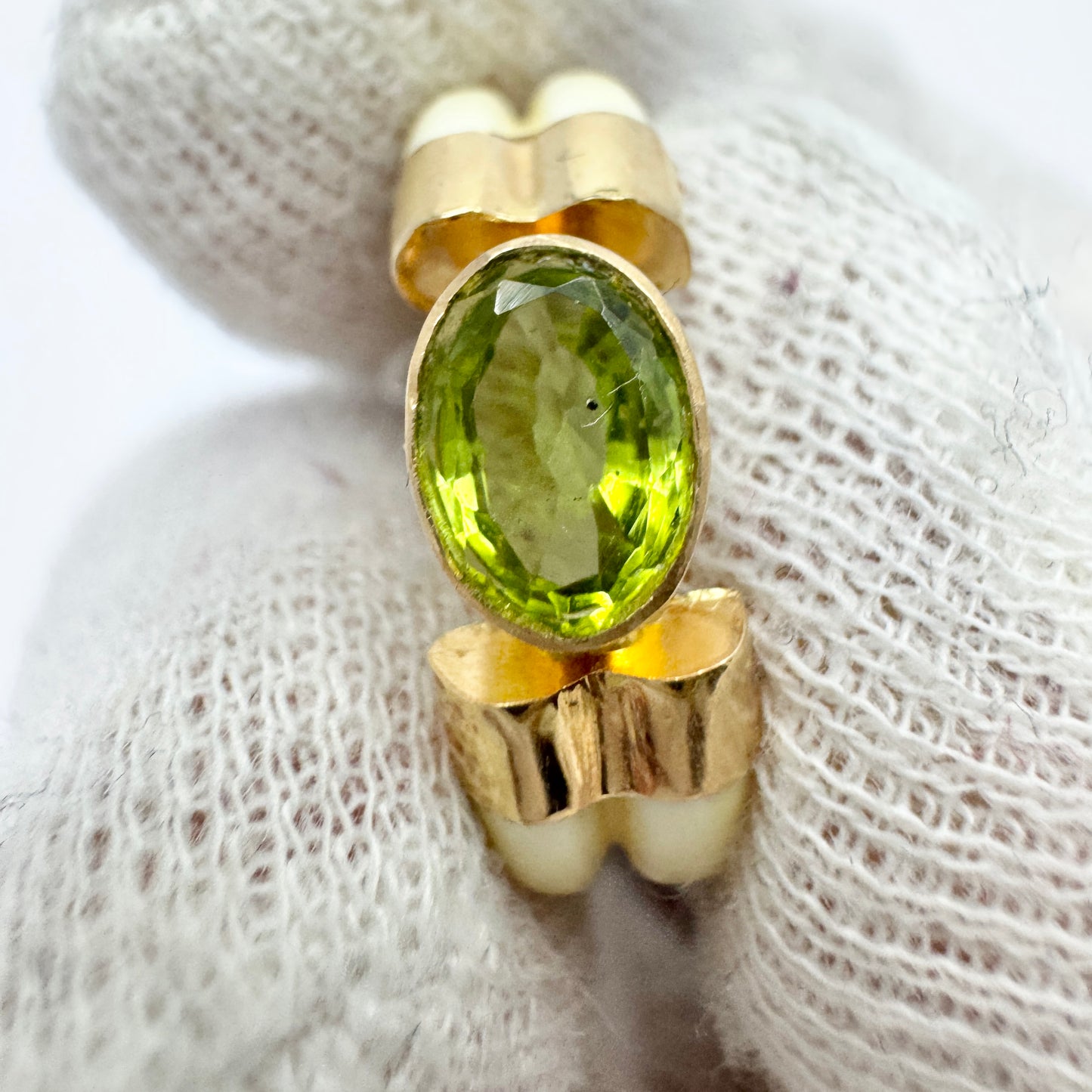 Vintage 14k Gold Peridot Ring.