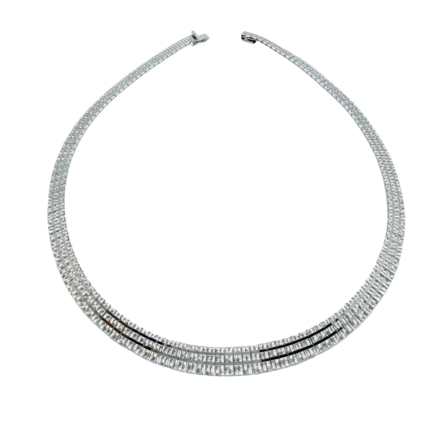 Italy. Vintage Solid Silver necklace.