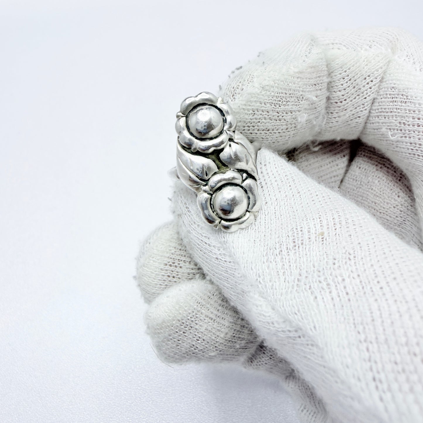 Vintage 1940-50s. Solid Silver Flower Ring.
