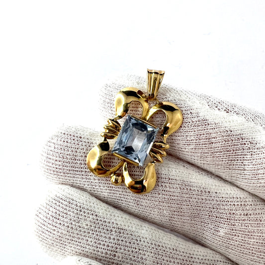 Hugo Grun, Sweden 1946. Vintage 18k Gold Synthetic Spinel Pendant.