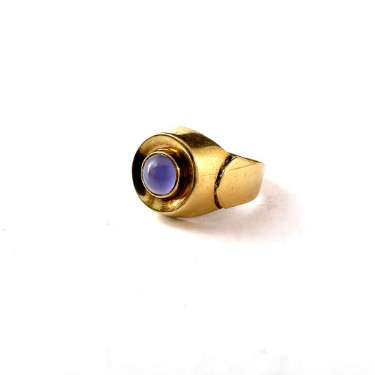 Rahlens, Sweden year 1960. Vintage Mid-century 18k Gold Chalcedony Ring.