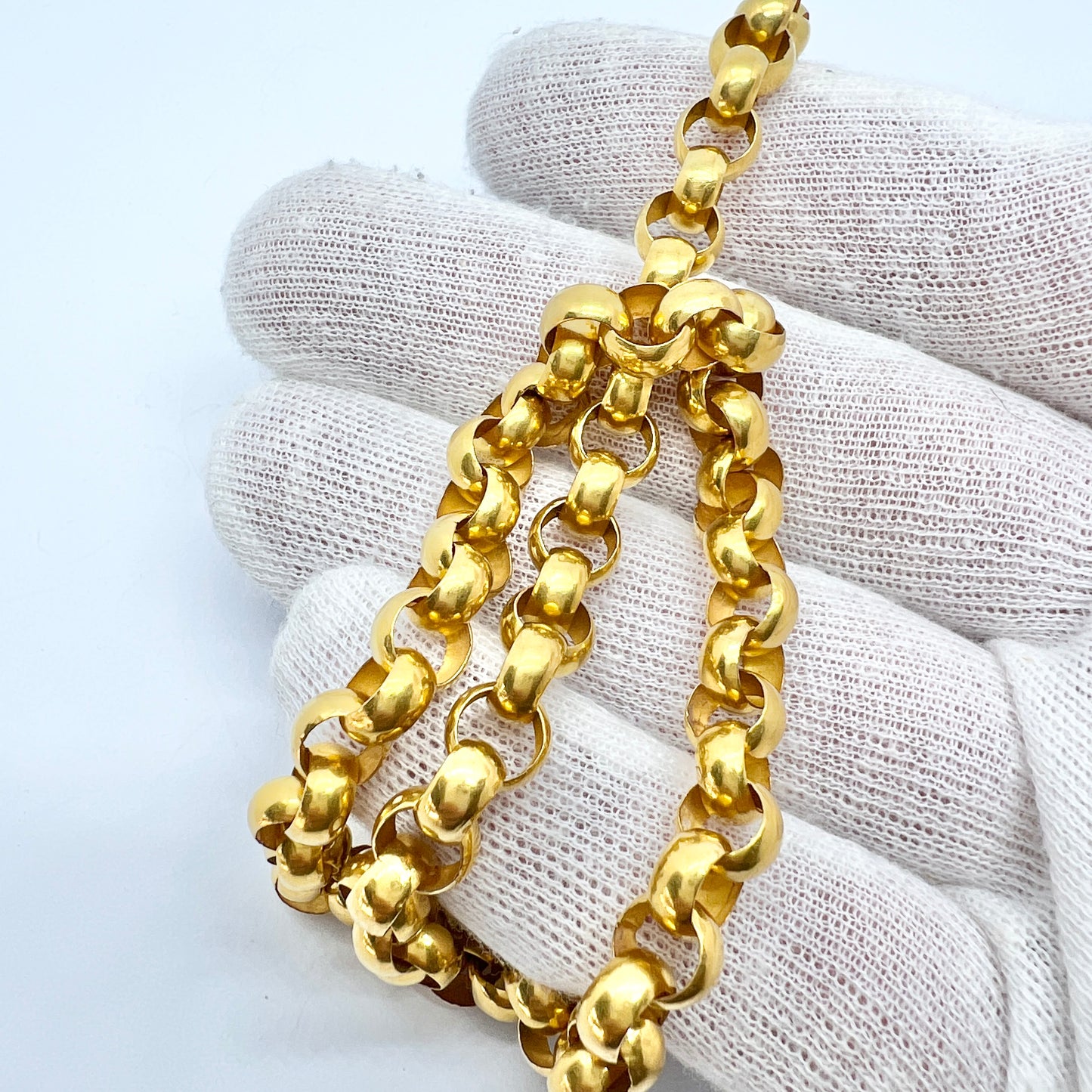 Eric Söderholm, Sweden 1842. Antique Early Victorian 18k Gold Hand Clasp Necklace.