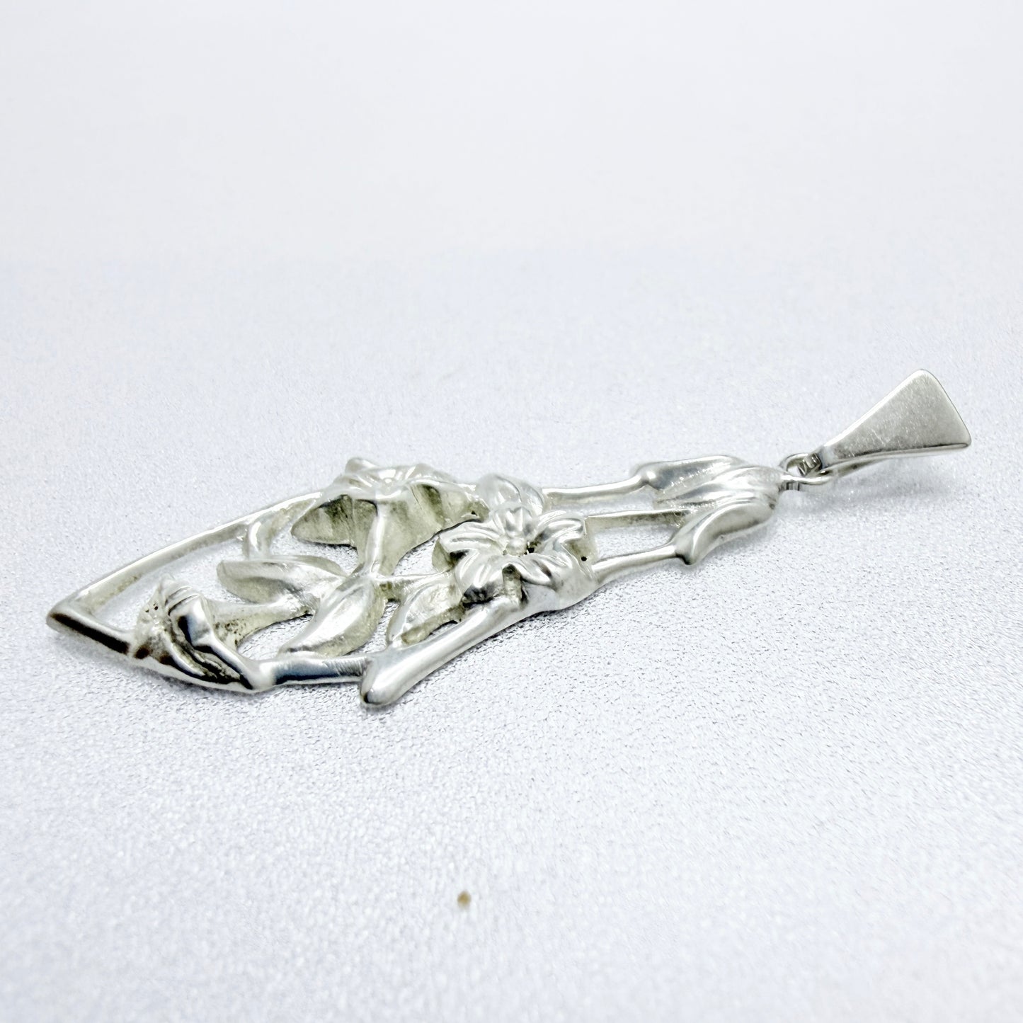 GeWe, Sweden 1946. Vintage Solid Silver Flower Pendant.