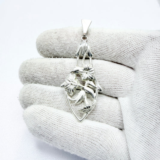 GeWe, Sweden 1946. Vintage Solid Silver Flower Pendant.
