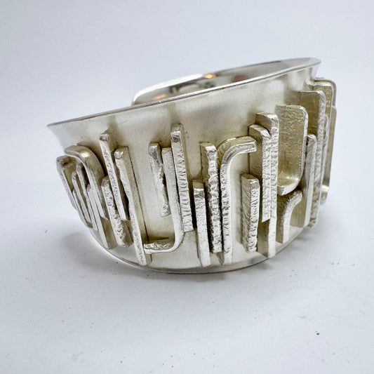Claes E Giertta, Sweden 1966. Bold Vintage Modernist Sterling Silver Cuff Bracelet.