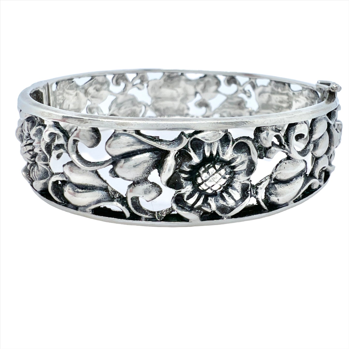 Sweden 1957. Vintage Solid Silver Hinged Bangle Flower Bracelet.