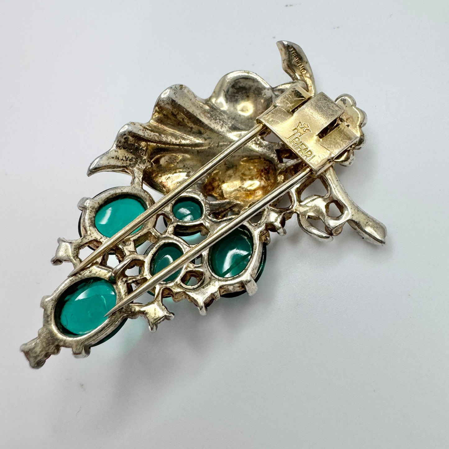 Crown Trifari, USA ca 1950. Vintage Sterling Silver Costume Jewelry Fur Clip Brooch. 14080