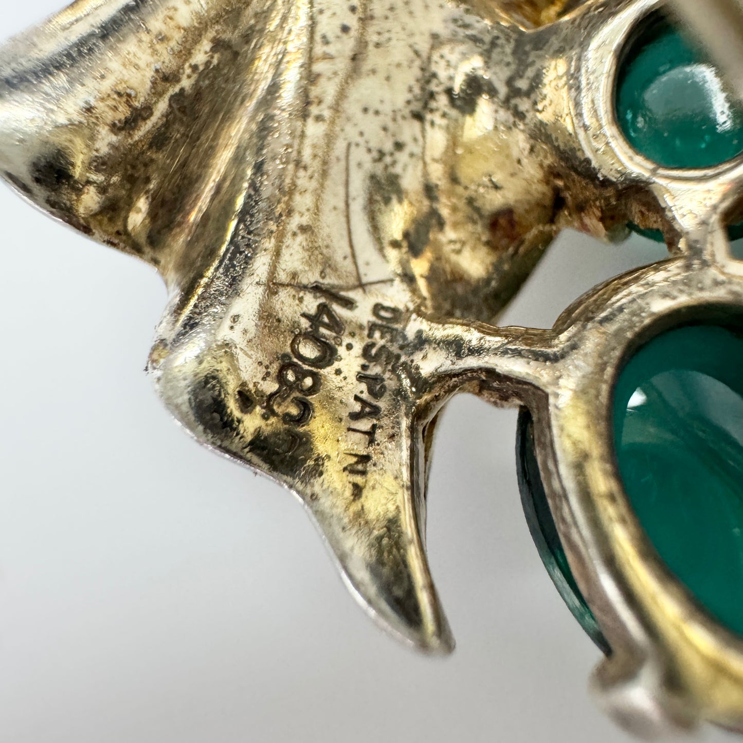 Crown Trifari, USA ca 1950. Vintage Sterling Silver Costume Jewelry Fur Clip Brooch. 14080