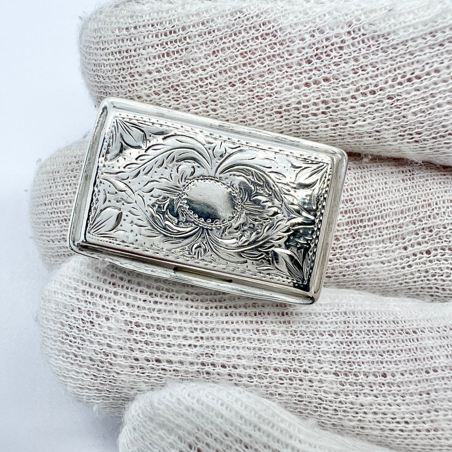 Edward Smith, Birmingham 1843. Antique Sterling Silver Vinaigrette Box.