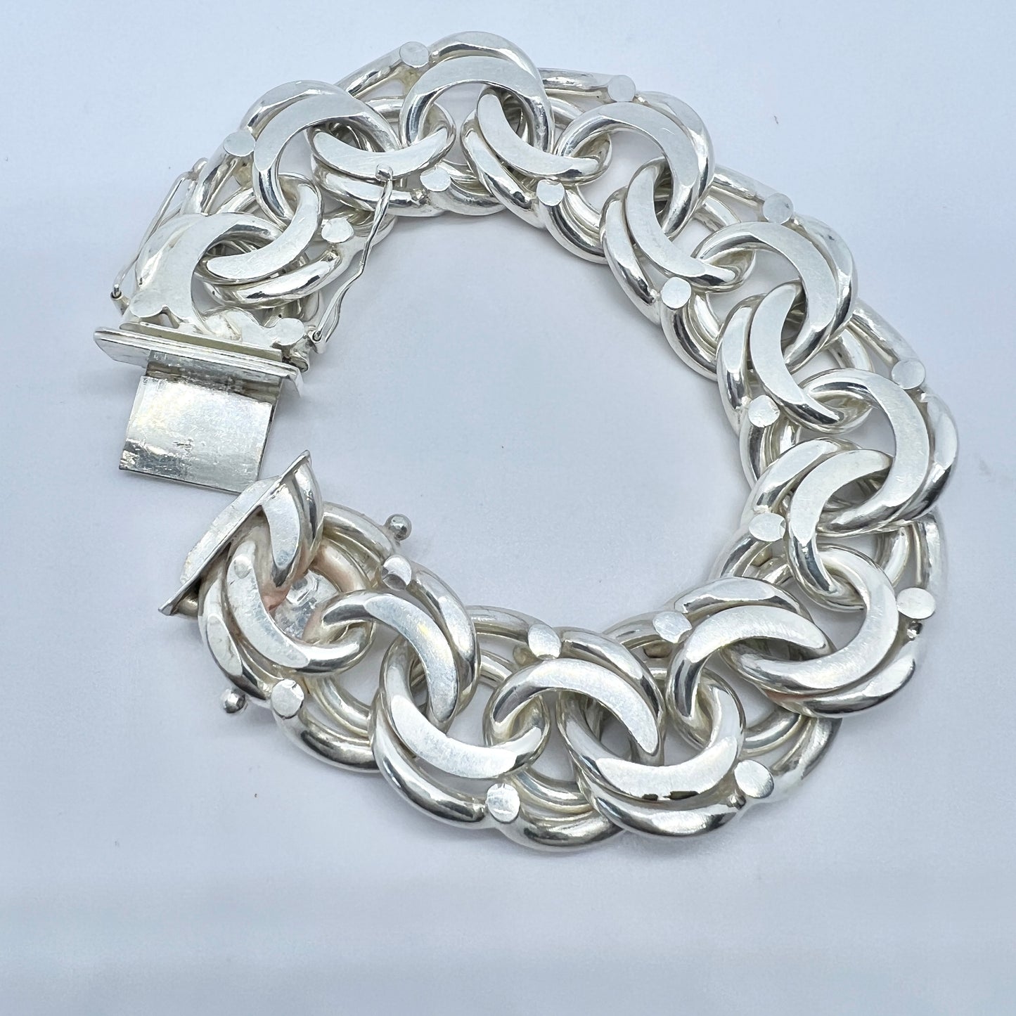 Nils-Eric Södermark, Sweden 1972. Vintage Chunky 4.0oz Sterling Silver Bismarck Bracelet.